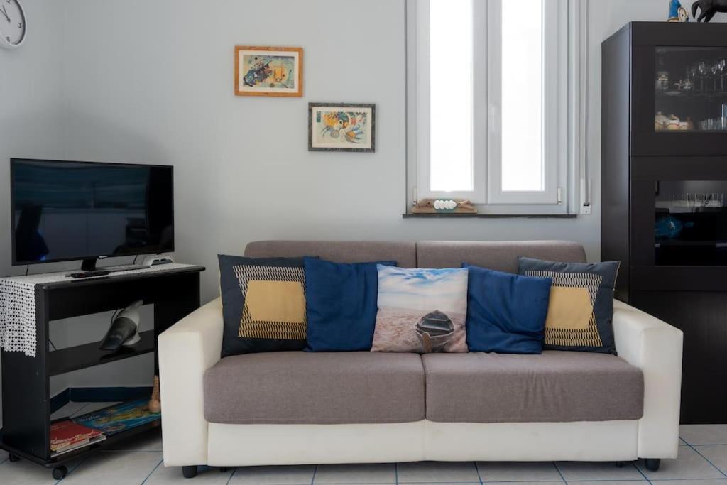 La Casa Sul Mare Villa Agnone Bagni Bagian luar foto
